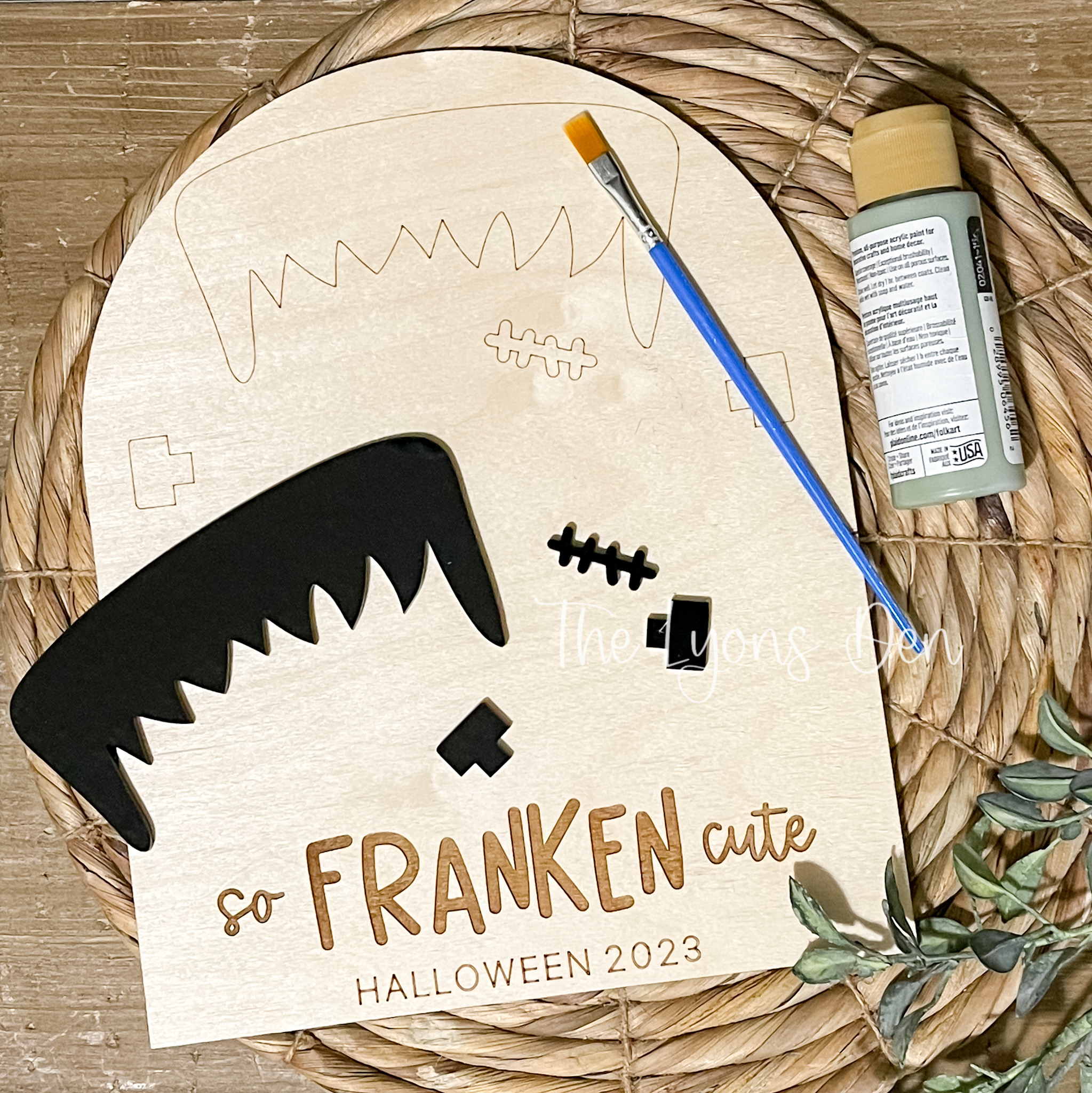 DIY So Franken Cute Halloween Handprint Sign