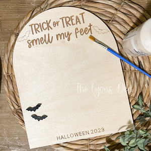 DIY Trick Or Treat Smell My Feet Halloween Footprint Sign